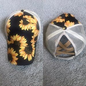 Crisscross ponytail hat sunflower 🌻